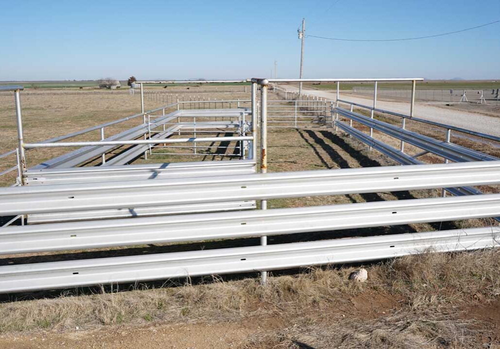 Davis Fencing of Walters, OK installs every sort of commercial and residential fencing, and livestock pens.